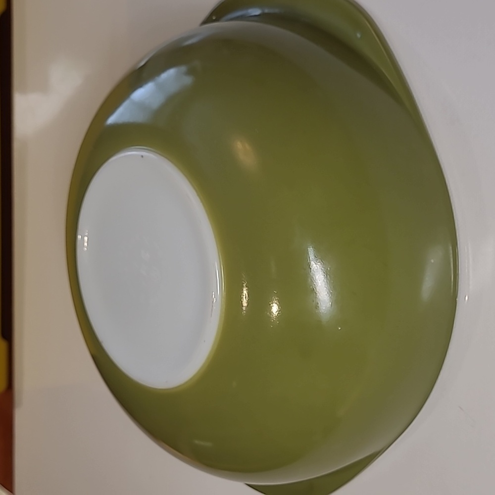 Vintage Pyrex 024 2Qt.Avocado green side handles mixing Casserole dish